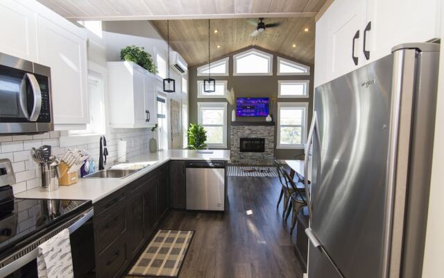 Luxury Loft Cottage In Manitou Beach