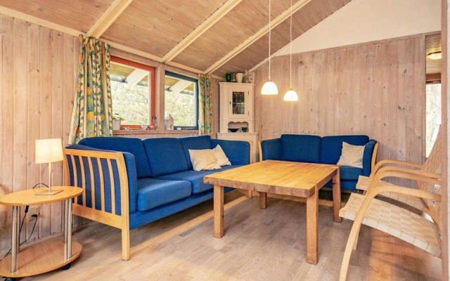 Lovely Holiday Home in Humble near Sea