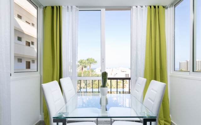 408. Enchanting Sea View Apartment, Wifi Free And Sea Front