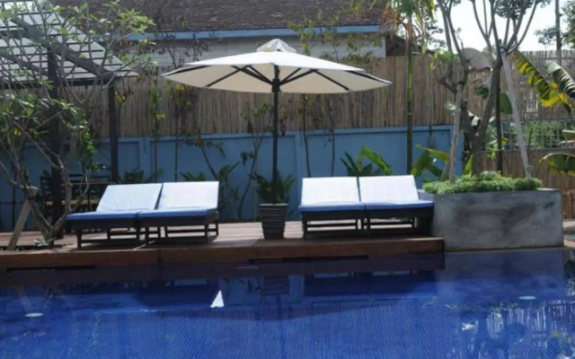 Frangipani Villa Hotel II
