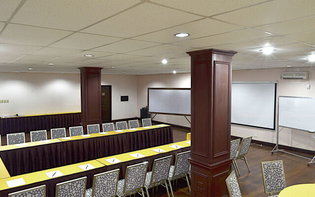 Thunderbird Resorts - Rizal