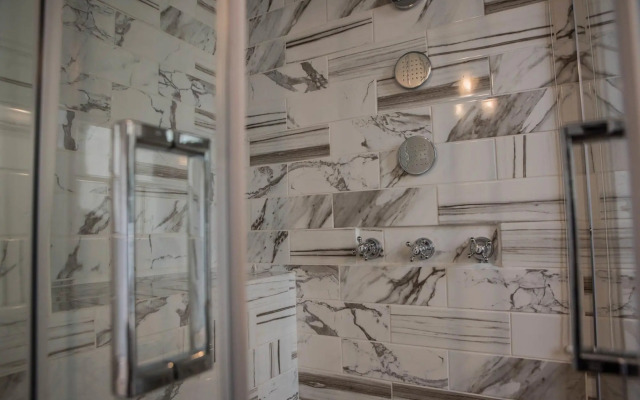 Kyria Boutique House