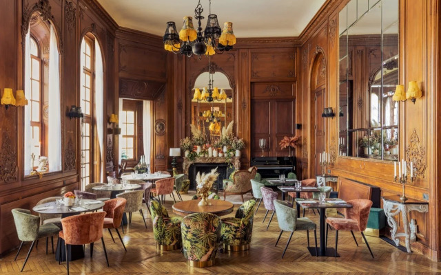 Château Jeanne & the Forest - Château de Montvillargenne