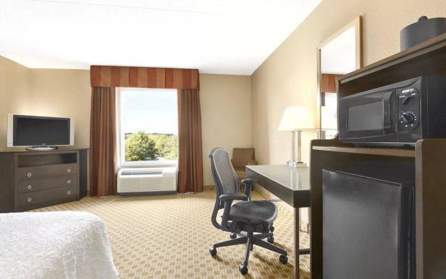 Hampton Inn & Suites Herndon-Reston