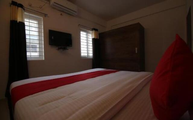OYO 28285 Maruthi- Luxury Rooms