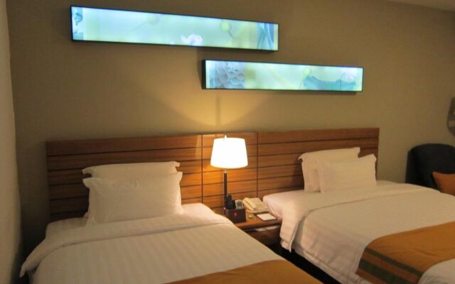 Maple Hotel