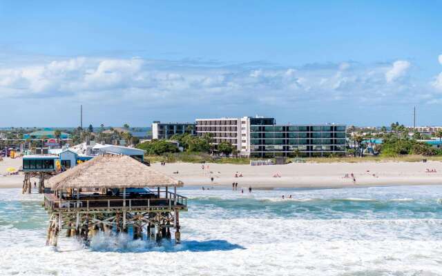 La Quinta Inn & Suites by Wyndham Cocoa Beach Oceanfront