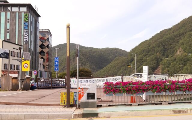 Danyang Riverside Hotel