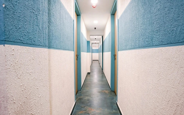 Fabhotel Royal King I