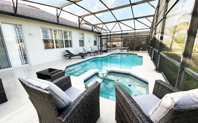 1132 Two En Suites, Davenport, US