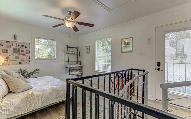 Garden Home Walkable to East Austin Eateries