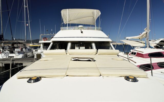 Blue II Yacht