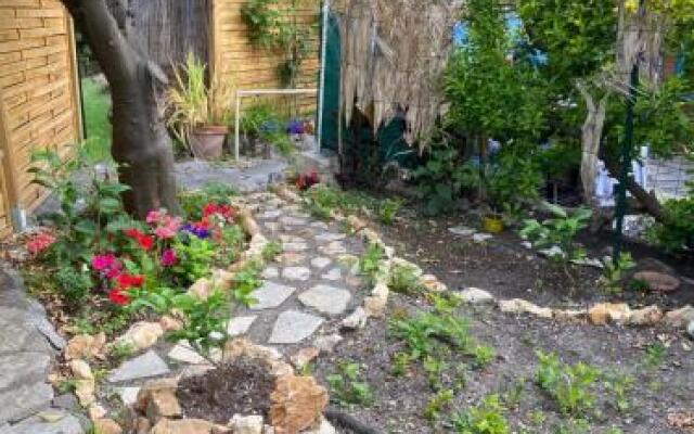 CHEZ ZIZOU - F2 CAP Dâ€™ANTIBES VERSANT OUEST