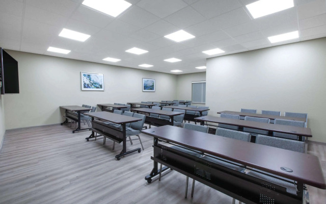 Hawthorn Extended Stay by Wyndham Odessa