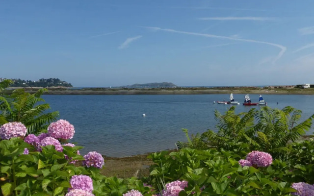 Magnificent Villa by the sea