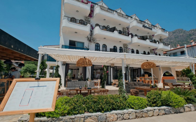 Diplomat Hotel
