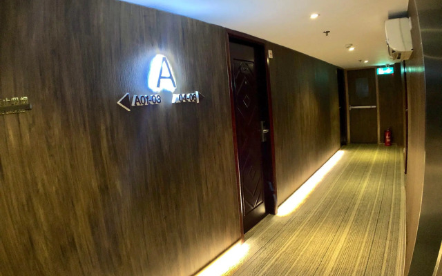 Holiday Hotel