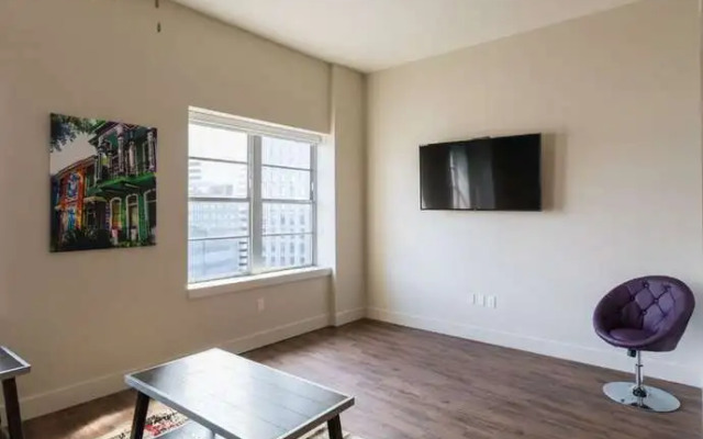 Luxury 1BR Condos in California Building