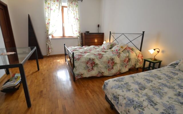 Charming Villa in Suvereto with Hot Tub