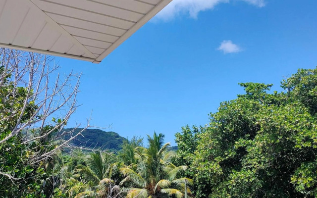 MT Seaside Apartment