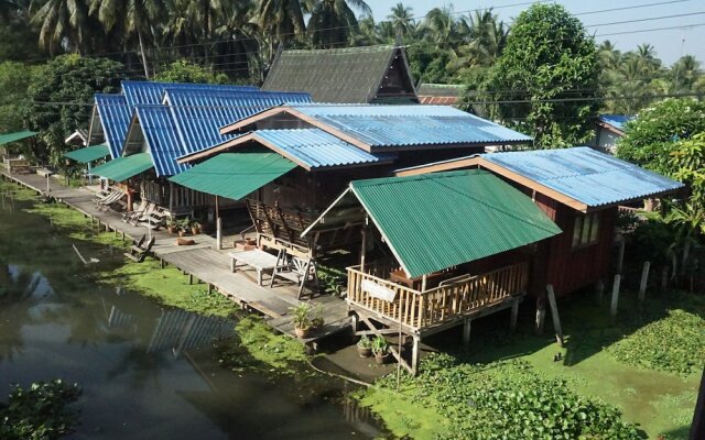 Baan Suanaomsuk