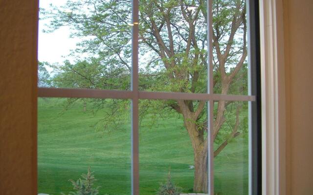 Cobblestone Inn & Suites - Denison Majestic Hills