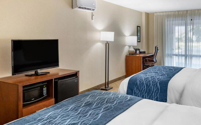 Comfort Inn & Suites Spring Lake - Fayetteville near Fort Bragg