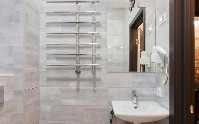 LEOGRAND apartment on Doroshenka 38