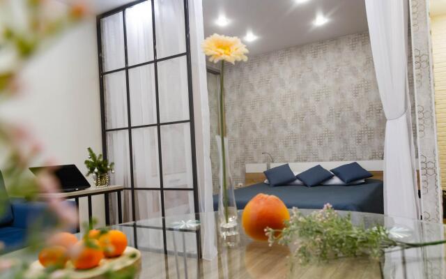 Weekend (Викенд) на площади Красная