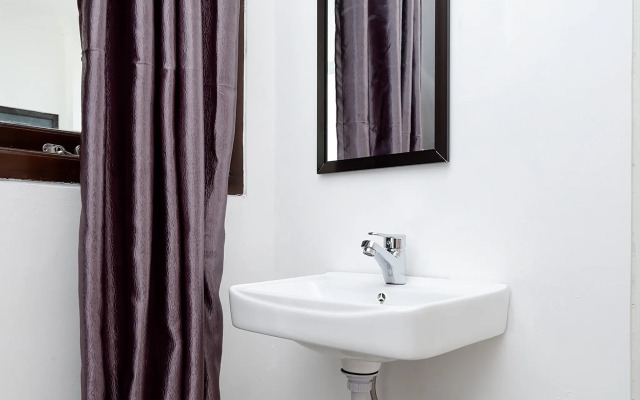 OYO 1611 Four D'home