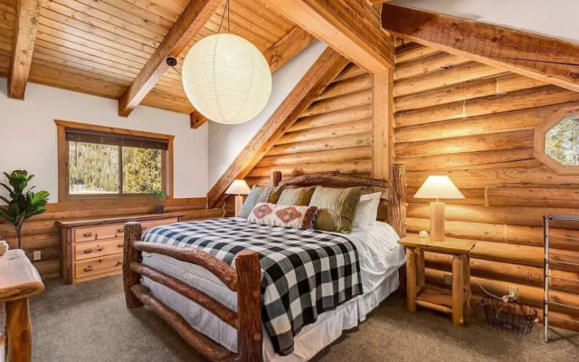 Private Luxurious Cabin w spa Near Breckenridge