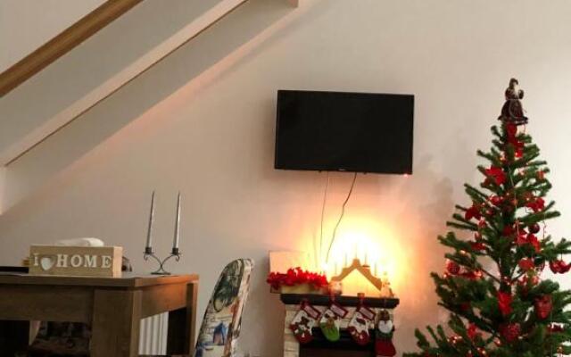 Apartament Andy Busteni 30 m de partie