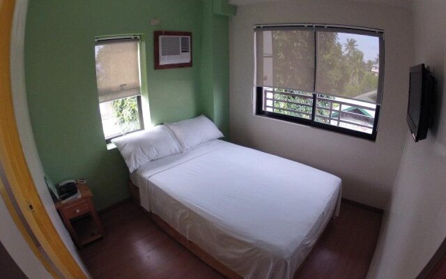 GraceHill EconoSuites Hotel