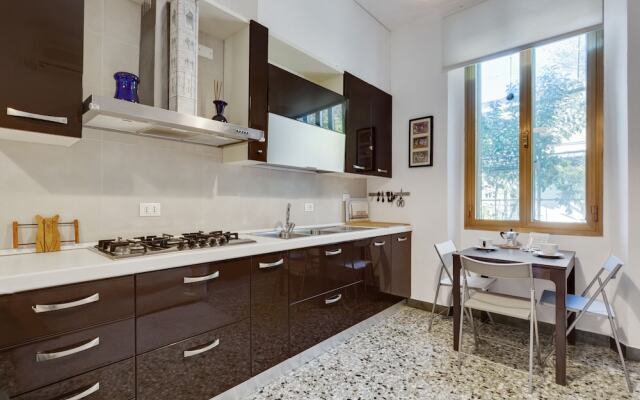 Cozy Apartment with Garden in Dorsoduro