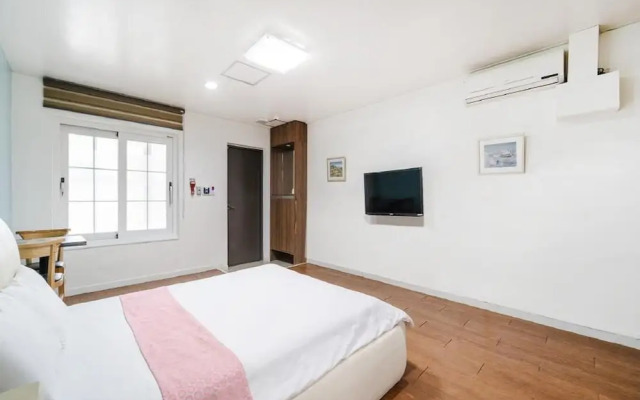 Daecheon Swiss Chalet Spa Pension