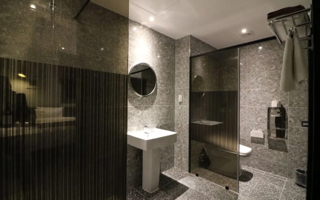 Stay-inn Hotel
