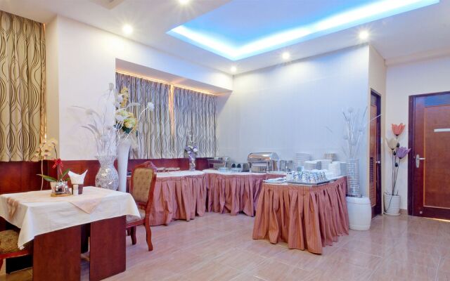 Kin Hotel Ly Tu Trong