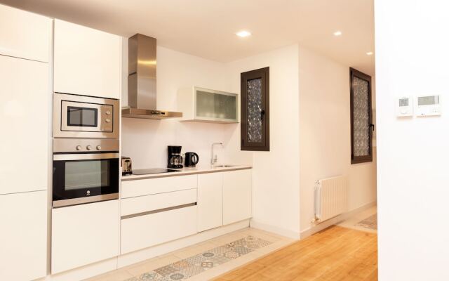 Akira Flats Urgell Apartment