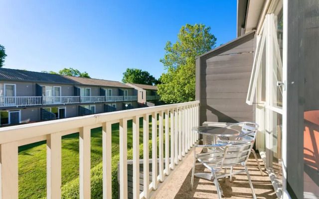 Summer East Serviced Apartments