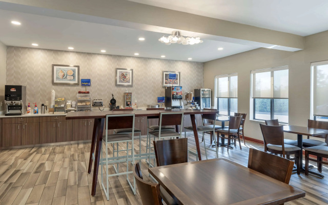 Best Western St. Clairsville Inn & Suites