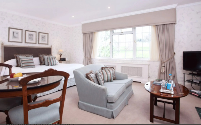 Longueville Manor