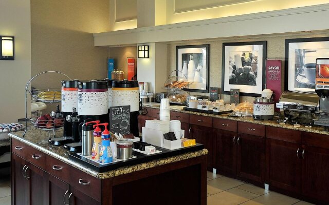 Hampton Inn & Suites by Hilton Calgary-Airport