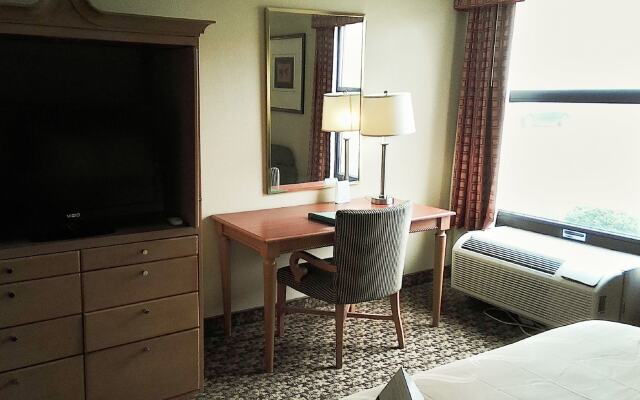 Quality Inn & Suites Greenfield I-70