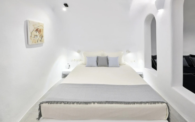 Cave Suite Oia
