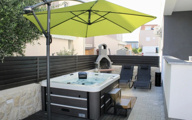 Apartment Relax with Jacuzzi & Garden
