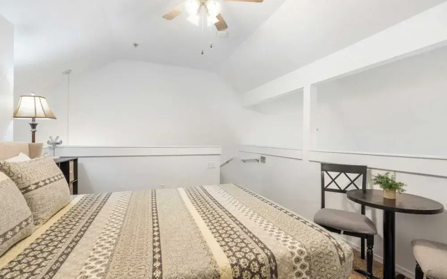 Peaceful Lakeview Escape - For 6