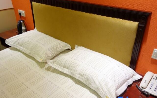 Zhixin Hotel (Shanghai Dahua 3rd Road Subway Station Branch)