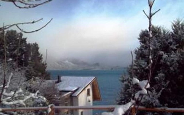 La Sirenuse Lake Resort