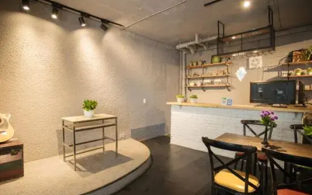 Dali There Is An Inn