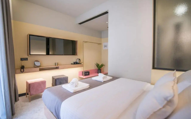 Metis Urbane Living Spaces